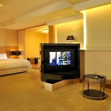 טאינאן Asia Emperor Hotel מראה חיצוני תמונה