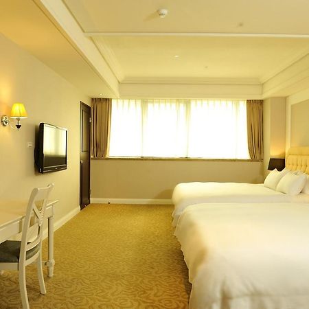 טאינאן Asia Emperor Hotel מראה חיצוני תמונה