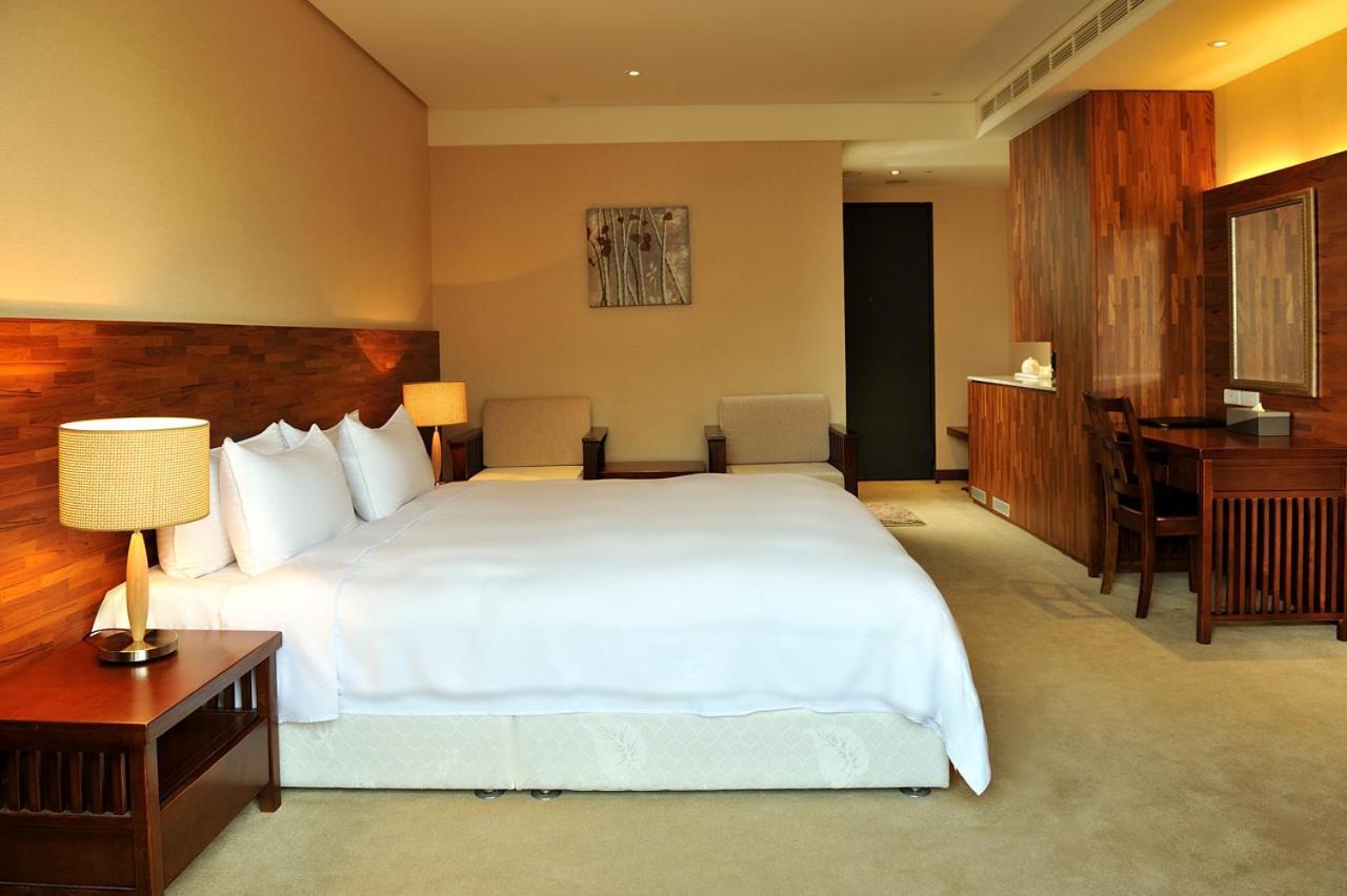 טאינאן Asia Emperor Hotel מראה חיצוני תמונה