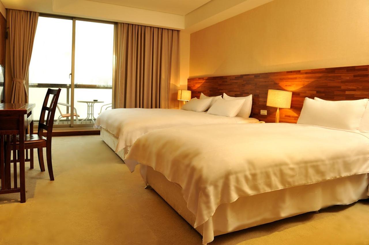 טאינאן Asia Emperor Hotel מראה חיצוני תמונה