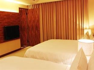טאינאן Asia Emperor Hotel מראה חיצוני תמונה